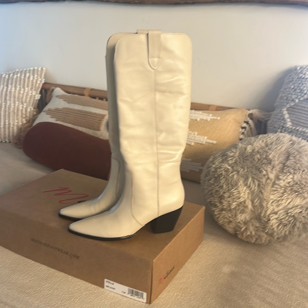 Matisse womens leather boots.